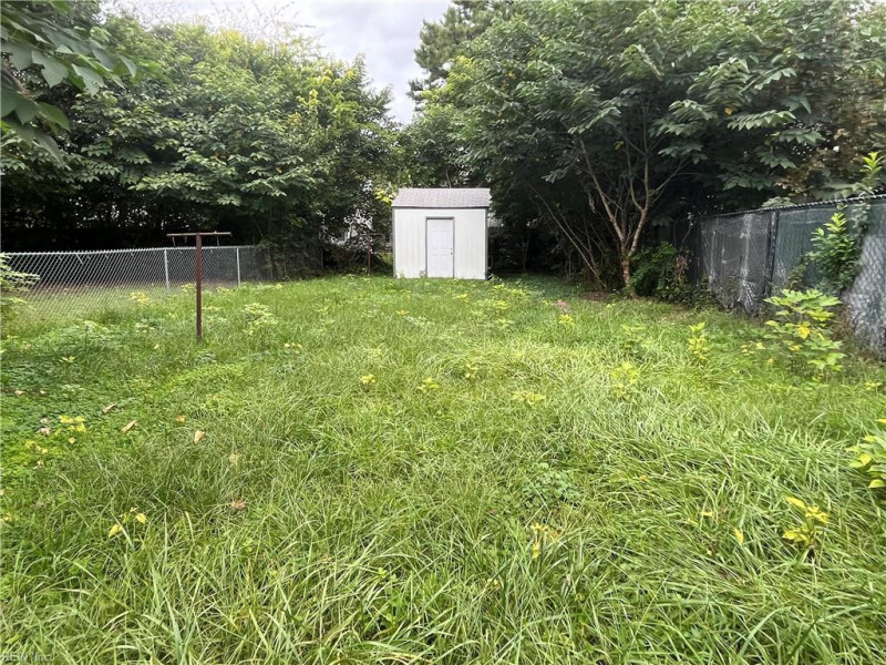 Photo 3 of 34 residential for sale in Norfolk virginia