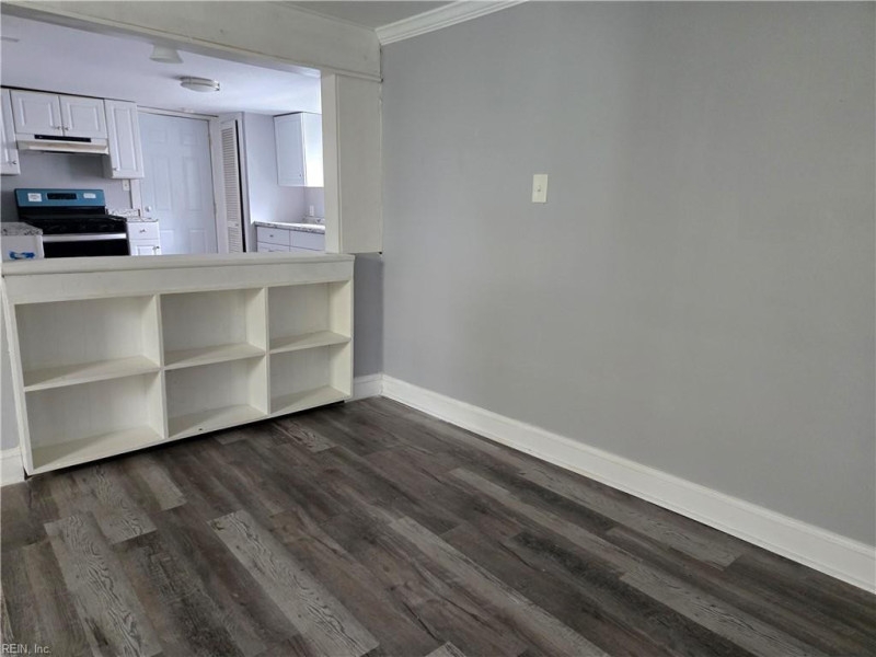 Photo 4 of 34 residential for sale in Norfolk virginia