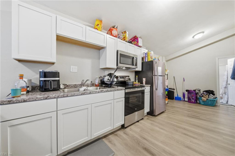 Photo 9 of 26 residential for sale in Portsmouth virginia