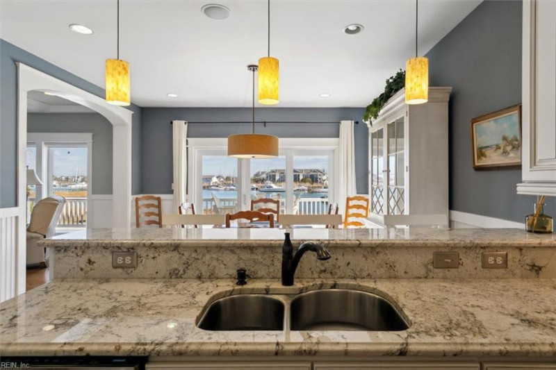 Photo 13 of 41 residential for sale in Hampton virginia