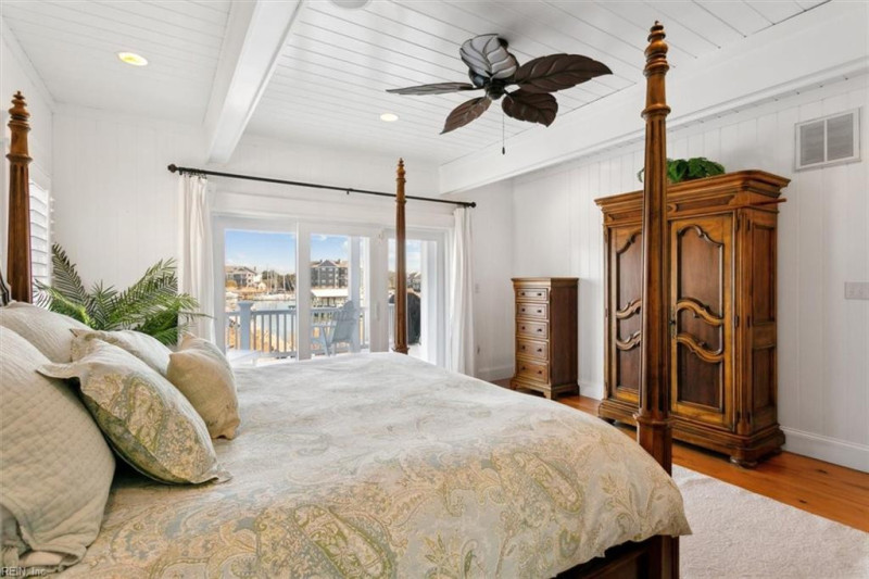 Photo 19 of 41 residential for sale in Hampton virginia