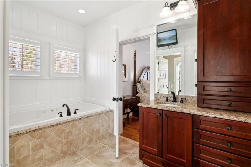Photo 21 of 41 residential for sale in Hampton virginia
