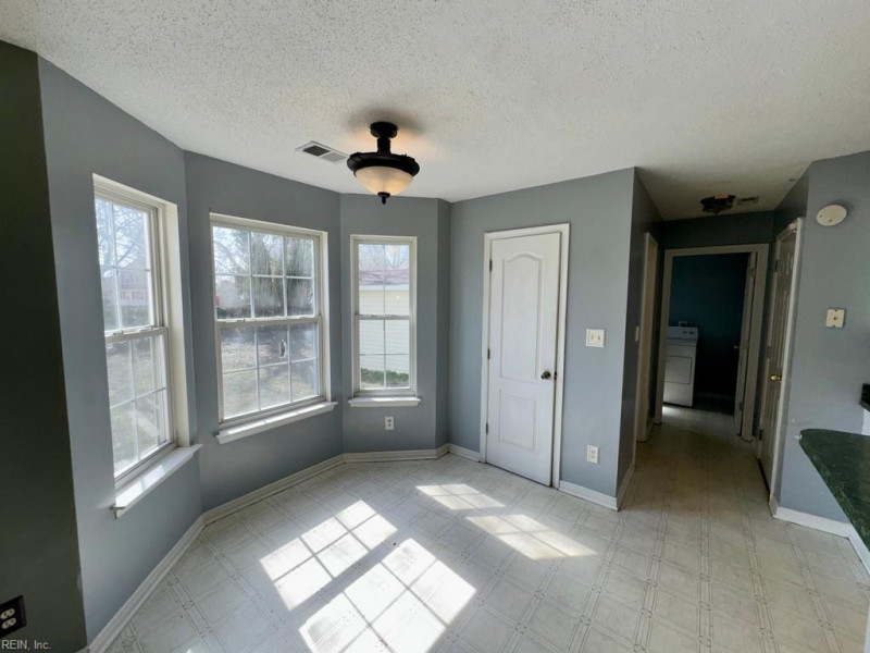 Photo 13 of 24 residential for sale in Portsmouth virginia