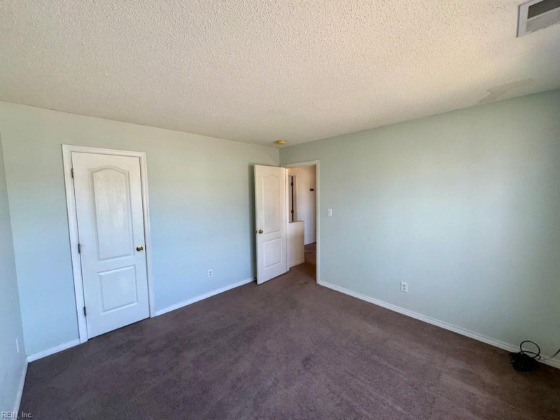 Photo 15 of 24 residential for sale in Portsmouth virginia