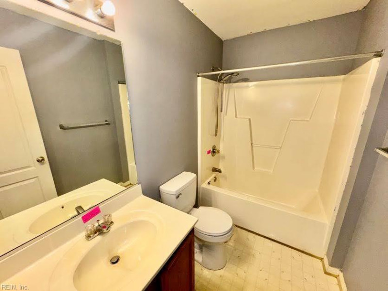 Photo 23 of 24 residential for sale in Portsmouth virginia