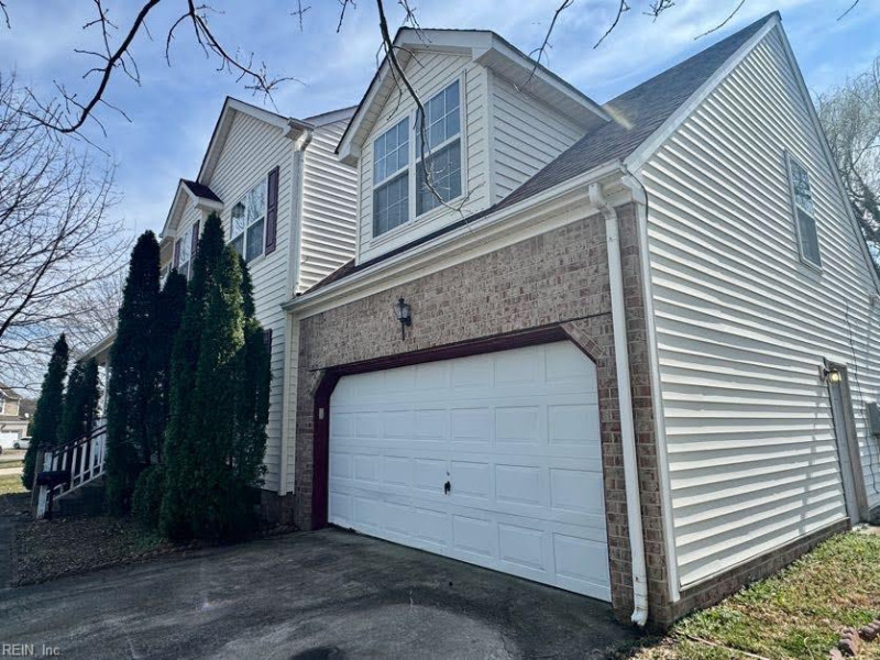 Photo 3 of 24 residential for sale in Portsmouth virginia
