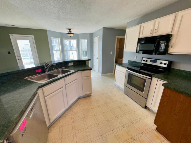 Photo 9 of 24 residential for sale in Portsmouth virginia