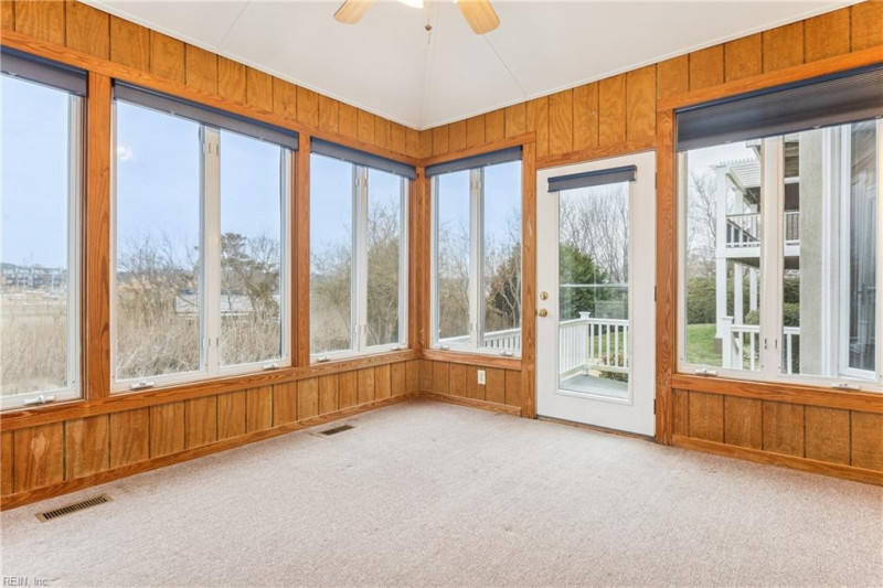 Photo 14 of 35 residential for sale in Hampton virginia
