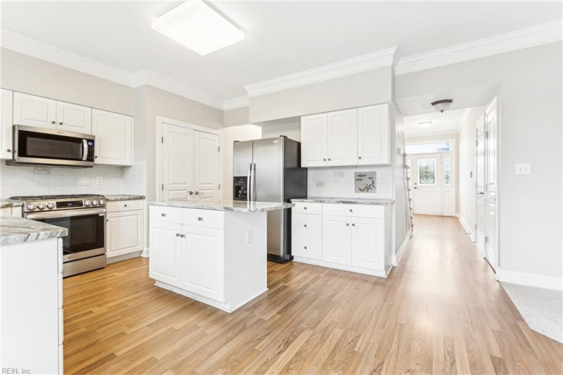 Photo 7 of 35 residential for sale in Hampton virginia