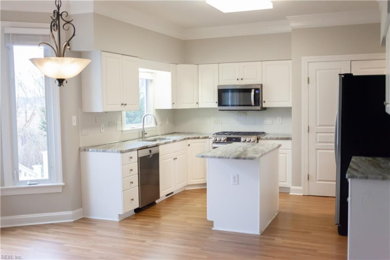 Photo 8 of 35 residential for sale in Hampton virginia