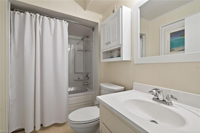 Photo 11 of 49 residential for sale in Virginia Beach virginia