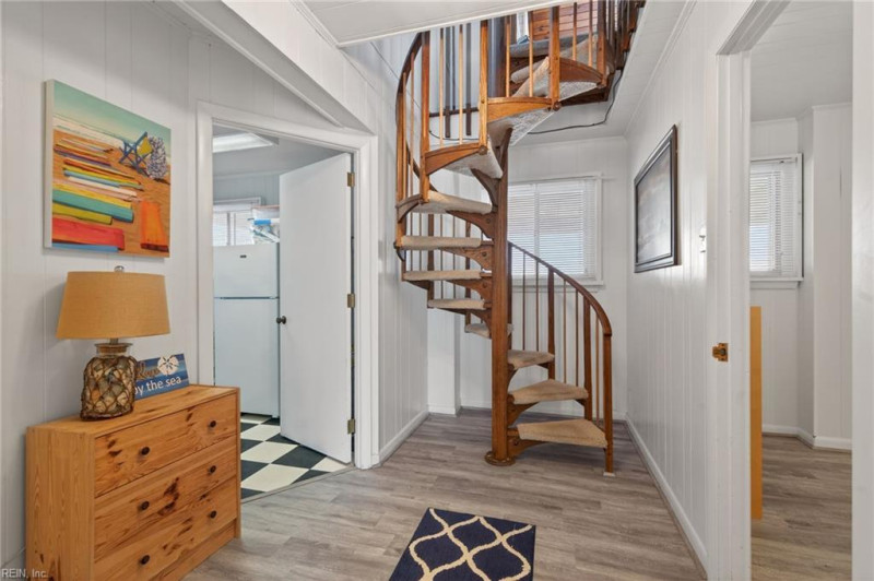 Photo 12 of 49 residential for sale in Virginia Beach virginia