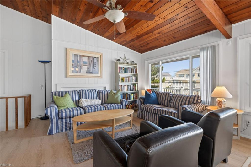 Photo 14 of 49 residential for sale in Virginia Beach virginia