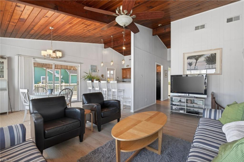 Photo 15 of 49 residential for sale in Virginia Beach virginia