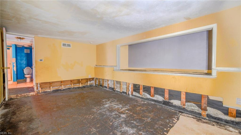 Photo 20 of 38 residential for sale in Virginia Beach virginia