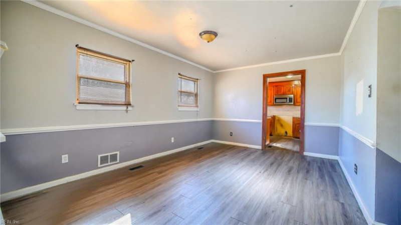 Photo 4 of 38 residential for sale in Virginia Beach virginia