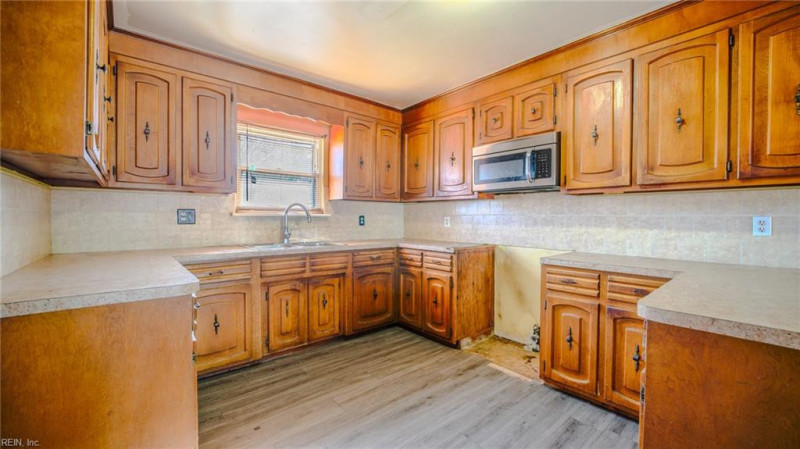 Photo 6 of 38 residential for sale in Virginia Beach virginia
