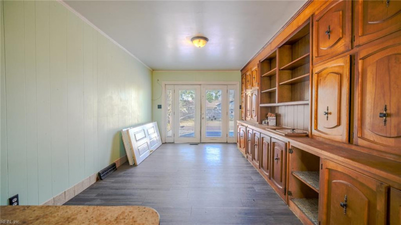 Photo 8 of 38 residential for sale in Virginia Beach virginia