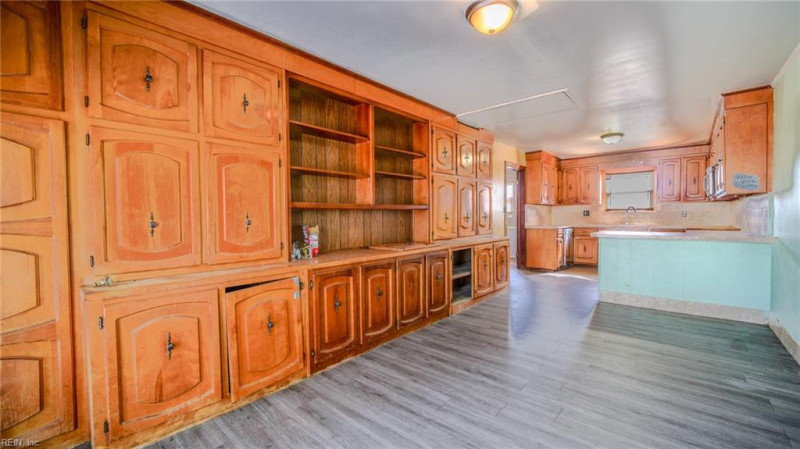 Photo 9 of 38 residential for sale in Virginia Beach virginia