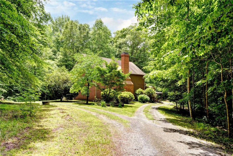 Photo 5 of 33 residential for sale in Surry County virginia