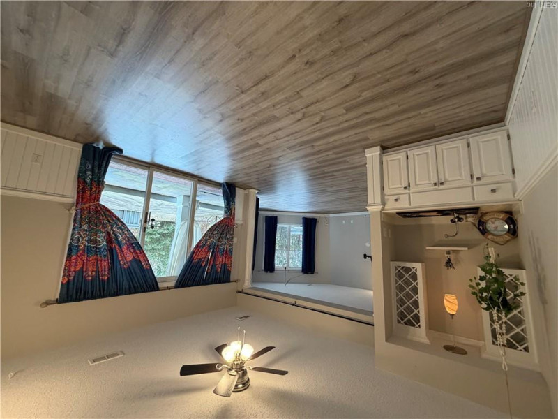 Photo 13 of 42 residential for sale in Hampton virginia