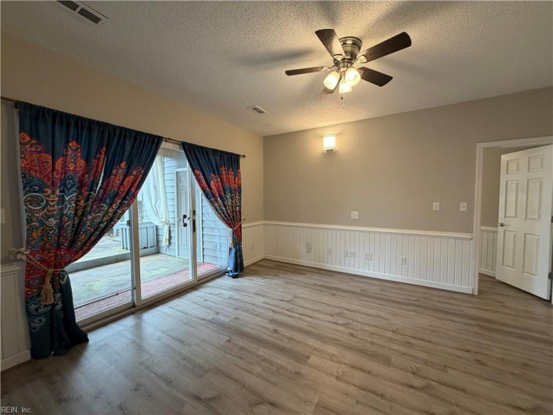 Photo 15 of 42 residential for sale in Hampton virginia