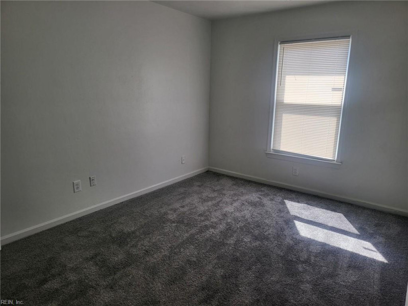 Photo 19 of 35 residential for sale in Hampton virginia