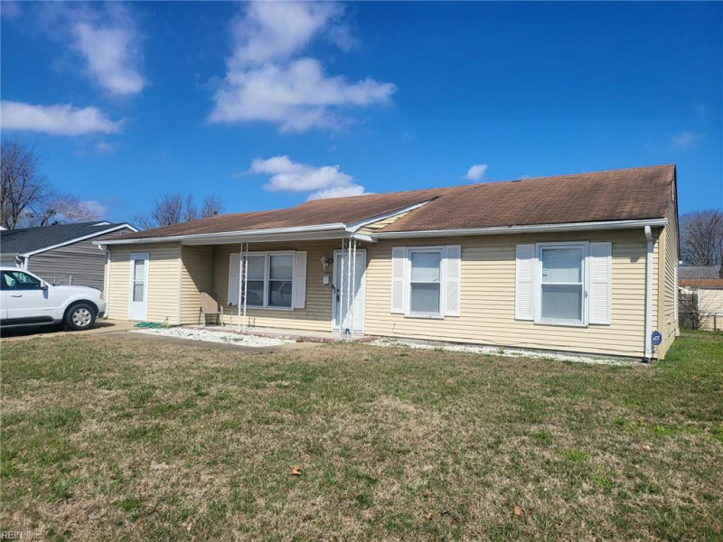 Photo 2 of 35 residential for sale in Hampton virginia
