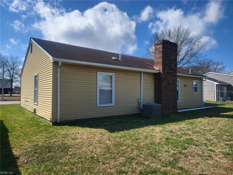 Photo 5 of 35 residential for sale in Hampton virginia