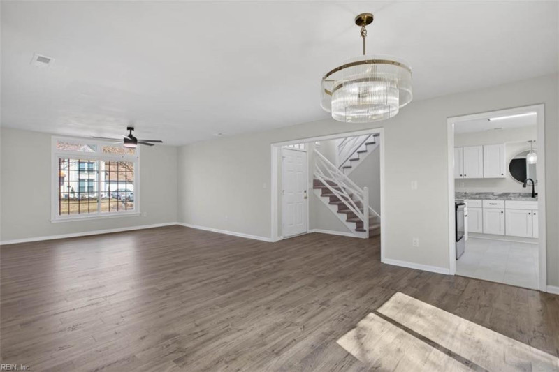 Photo 12 of 38 residential for sale in Virginia Beach virginia