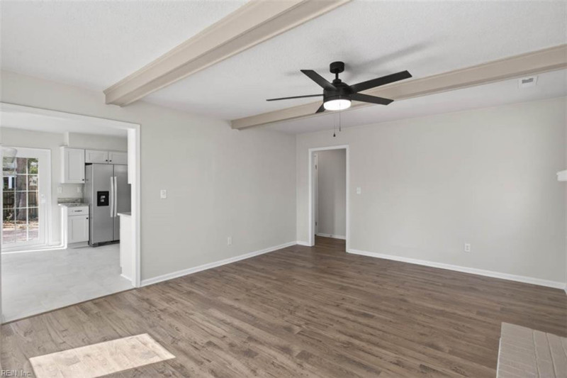 Photo 14 of 38 residential for sale in Virginia Beach virginia
