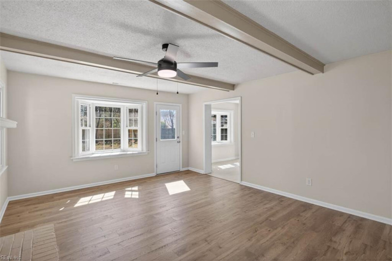 Photo 15 of 38 residential for sale in Virginia Beach virginia