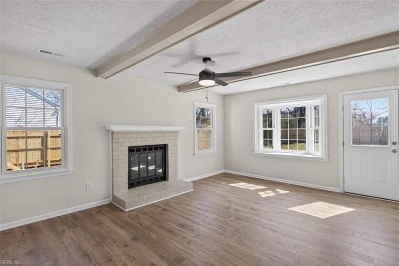 Photo 16 of 38 residential for sale in Virginia Beach virginia