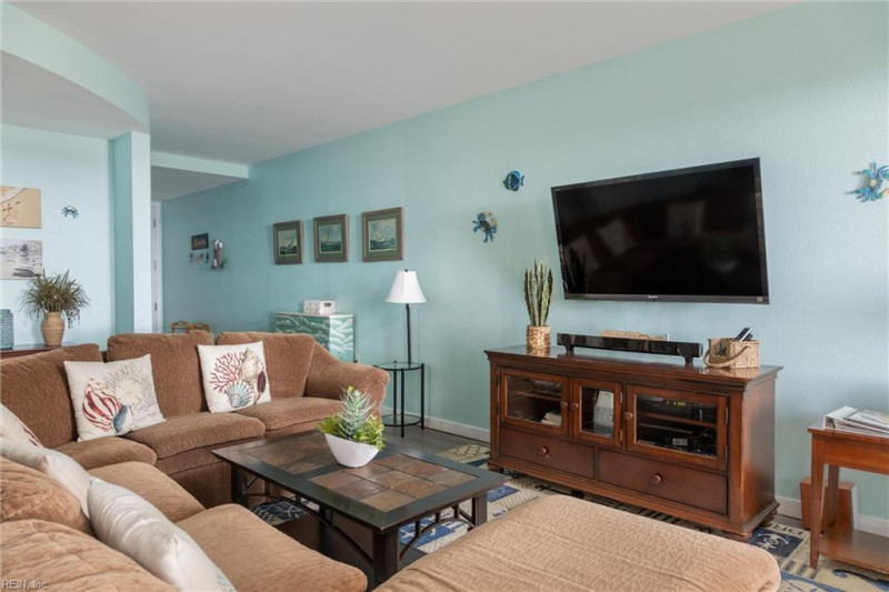 Photo 10 of 46 residential for sale in Virginia Beach virginia