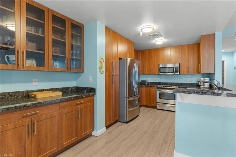Photo 12 of 46 residential for sale in Virginia Beach virginia