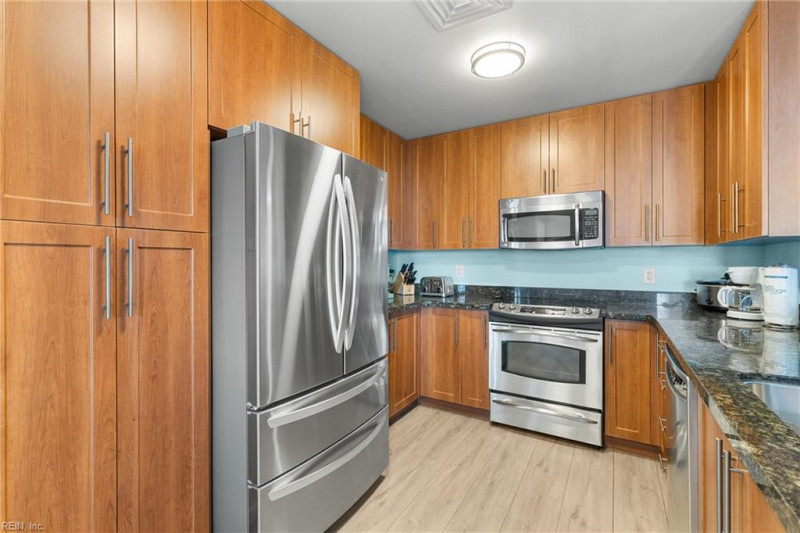 Photo 13 of 46 residential for sale in Virginia Beach virginia