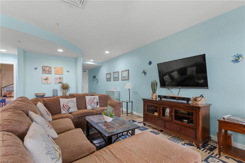 Photo 9 of 46 residential for sale in Virginia Beach virginia