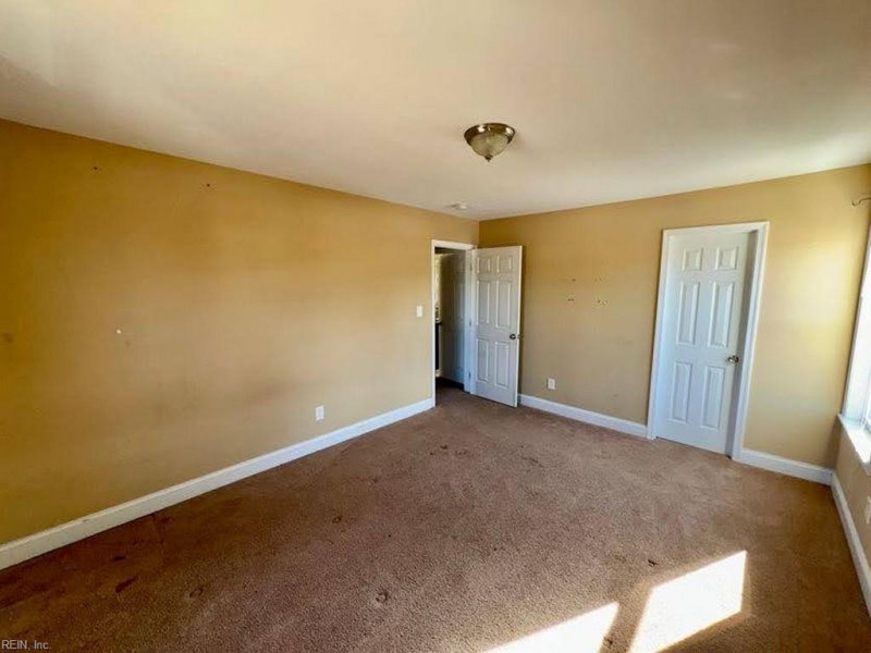 Photo 11 of 18 residential for sale in Norfolk virginia