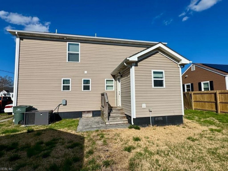 Photo 3 of 18 residential for sale in Norfolk virginia