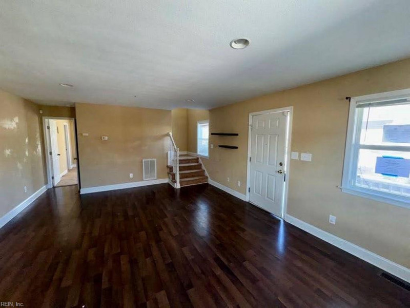 Photo 5 of 18 residential for sale in Norfolk virginia