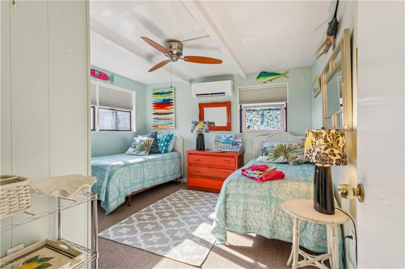 Photo 17 of 44 residential for sale in Hampton virginia