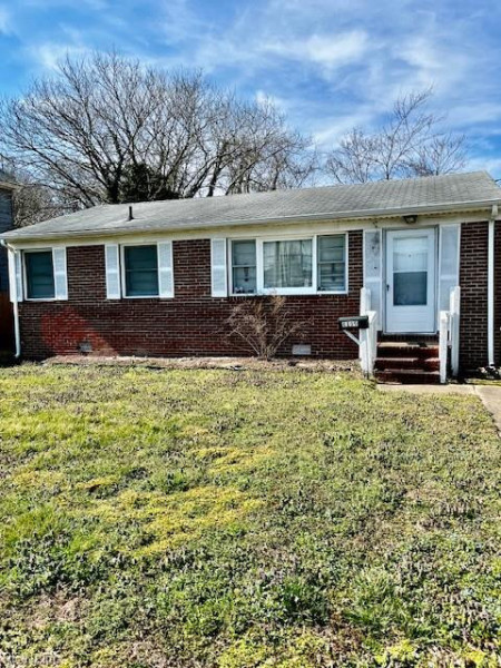 Photo 1 of 19 residential for sale in Hampton virginia