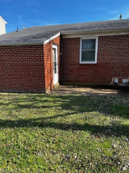Photo 17 of 19 residential for sale in Hampton virginia