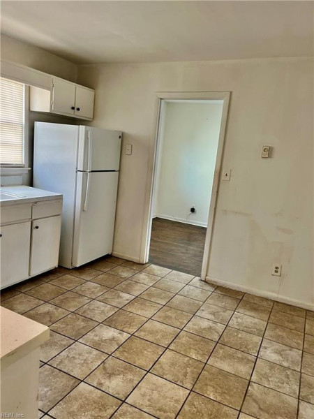 Photo 5 of 19 residential for sale in Hampton virginia