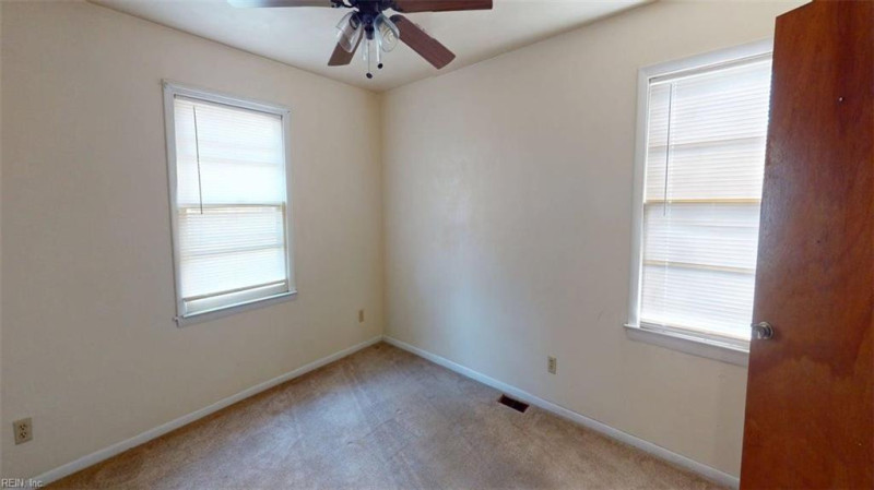Photo 14 of 50 residential for sale in Portsmouth virginia