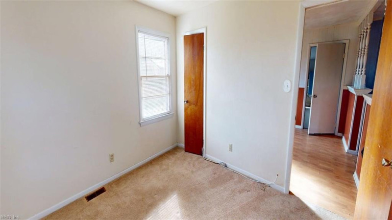 Photo 15 of 50 residential for sale in Portsmouth virginia