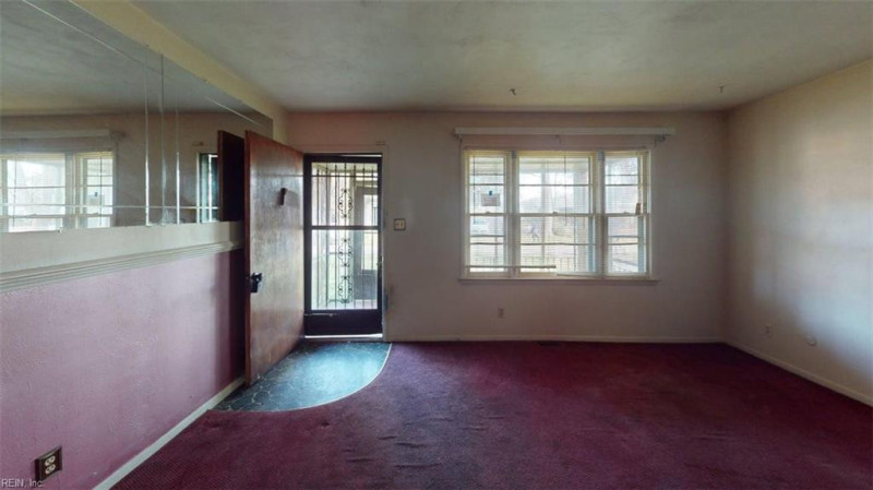 Photo 36 of 50 residential for sale in Portsmouth virginia