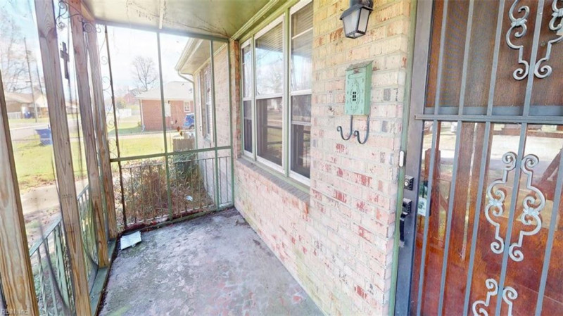 Photo 37 of 50 residential for sale in Portsmouth virginia