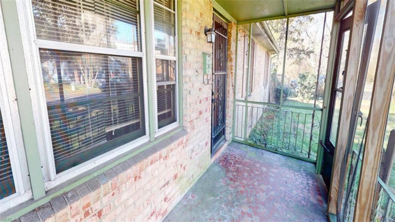 Photo 38 of 50 residential for sale in Portsmouth virginia