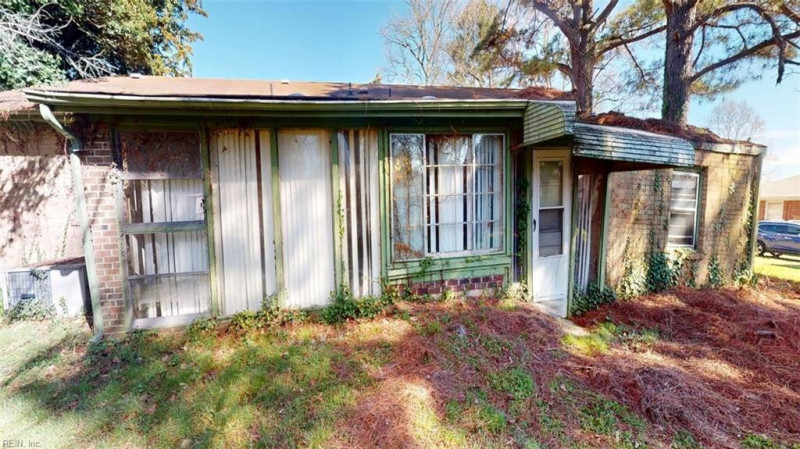 Photo 43 of 50 residential for sale in Portsmouth virginia